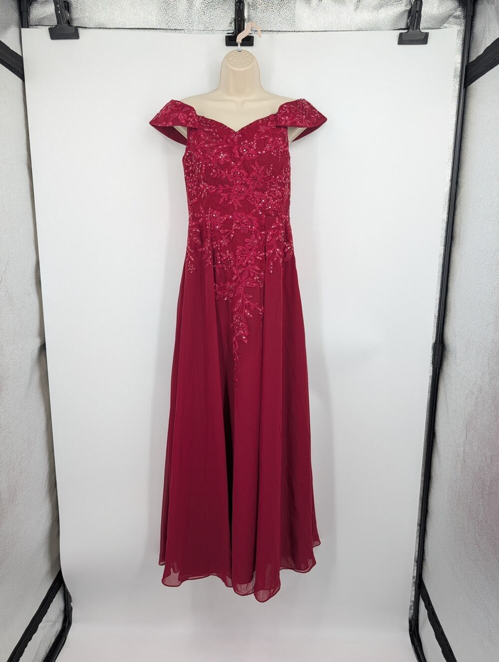 NWT JJ's House Edrie Burgundy Size 4 ID 209171 Wedding Event Occasion Glam Bling